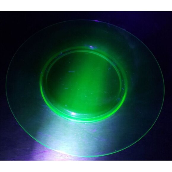 Uranium Glass Plate- 8" - Picture 3 of 3